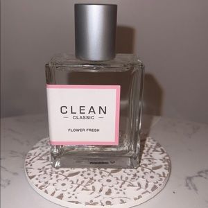 Clean Classic Flower Fresh perfume